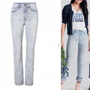 Cabi Women's Higher Straight Summer Wash Jeans 5883